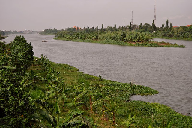 Sungai terpanjang kedua di Pulau Jawa dan Sungai terpanjang di Provinsi Jawa Timur.