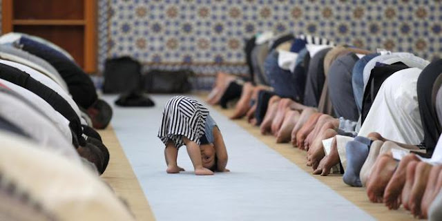 Keutamaan Menjalankan Sholat Tarawih Keutamaan Menjalankan Sholat Tarawih