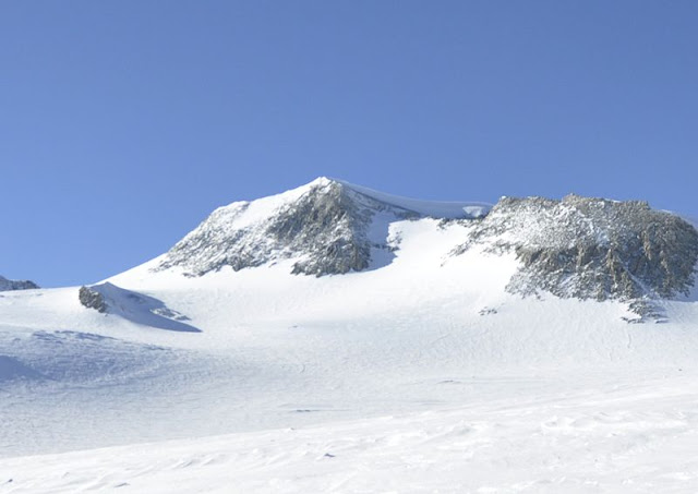 Gunung Paling Tinggi di dunia Vinson Massif Gunung Paling Tinggi di dunia Vinson Massif
