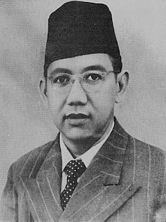 anggota panitia sembilan  KH Wahid Hasyim