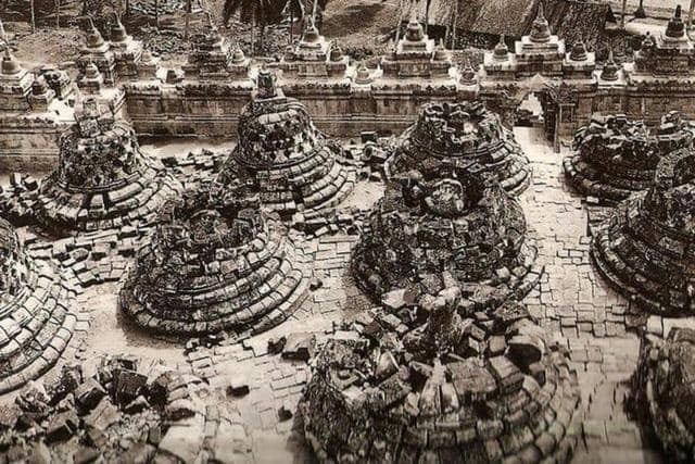 Penemuan Candi Borobudur Penemuan Candi Borobudur